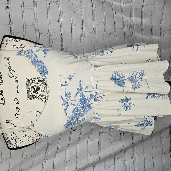 Torrid Tops - Torrid Smocked Criss-Cross Babydoll Top Tropical/Palm Tree Print Size Med. (00)